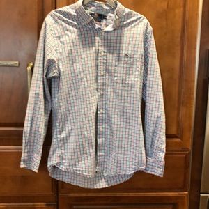 Vineyard Vines button down shirt